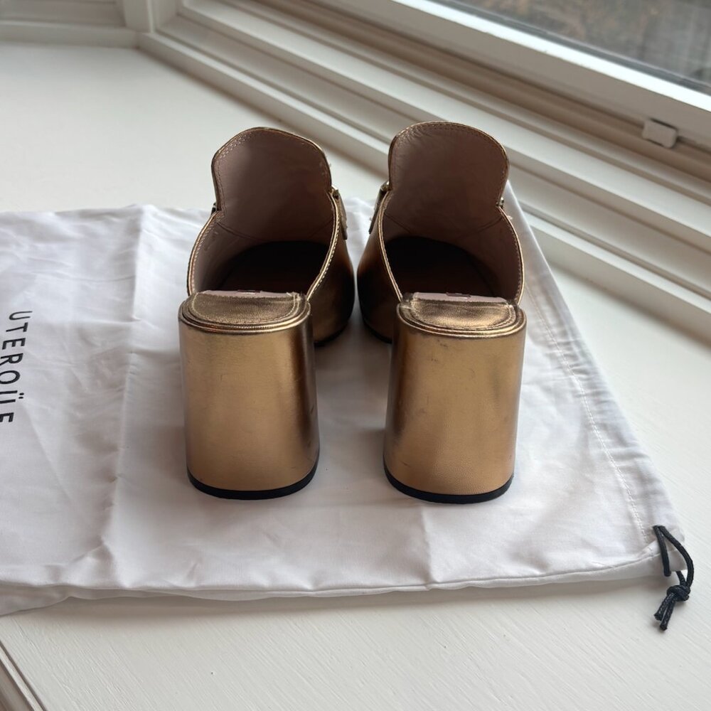 Golden Heels - Picture 2 of 4